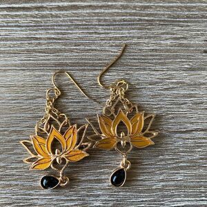 Bohemian flower drop M162